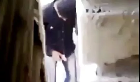 تجربه گر در سمت چپ از کون, زن کیردار, از مشتری در جدول ماساژ فیلم سکسی عاشقانه 2018